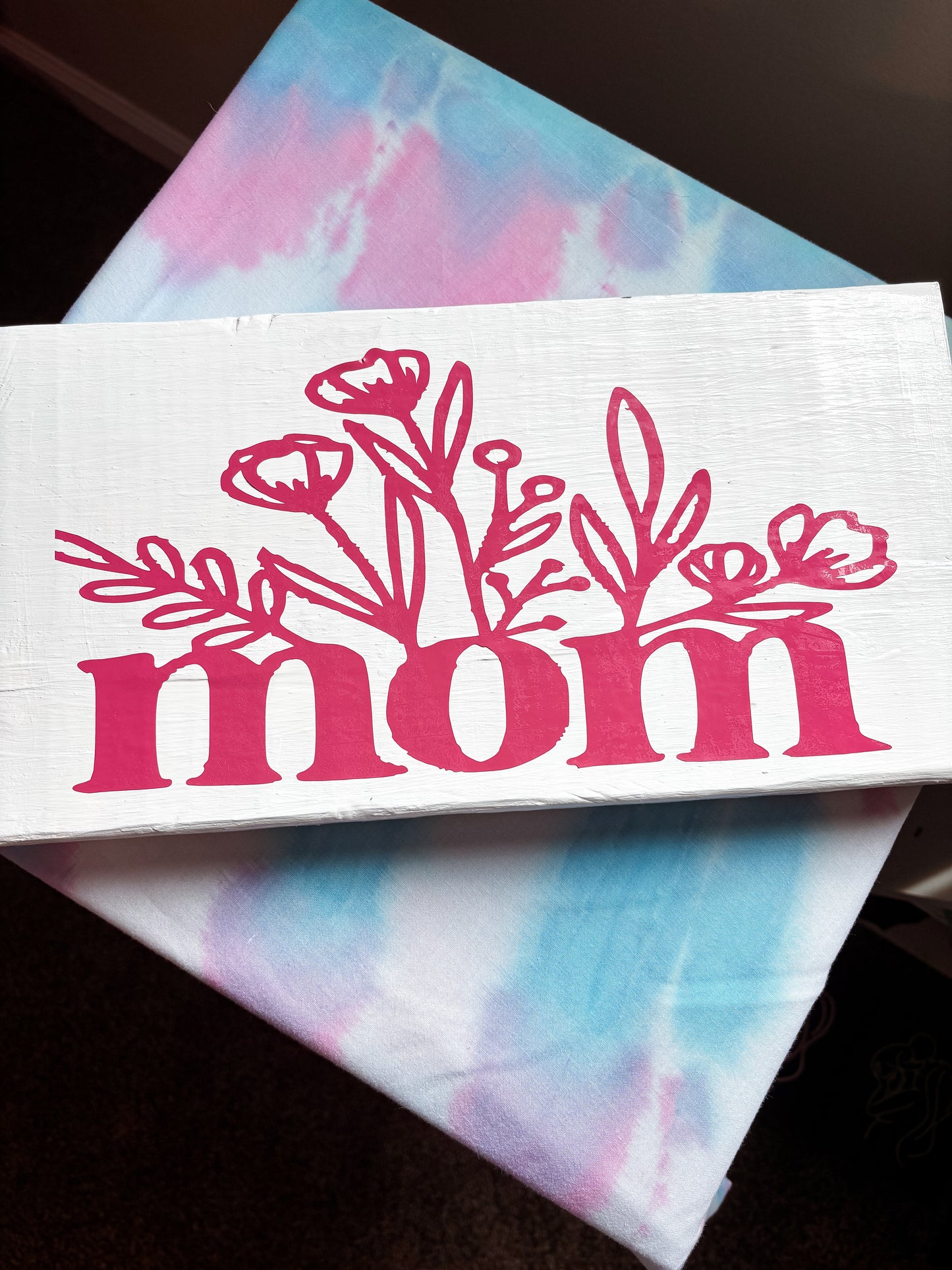 Floral Mom Standing Sign